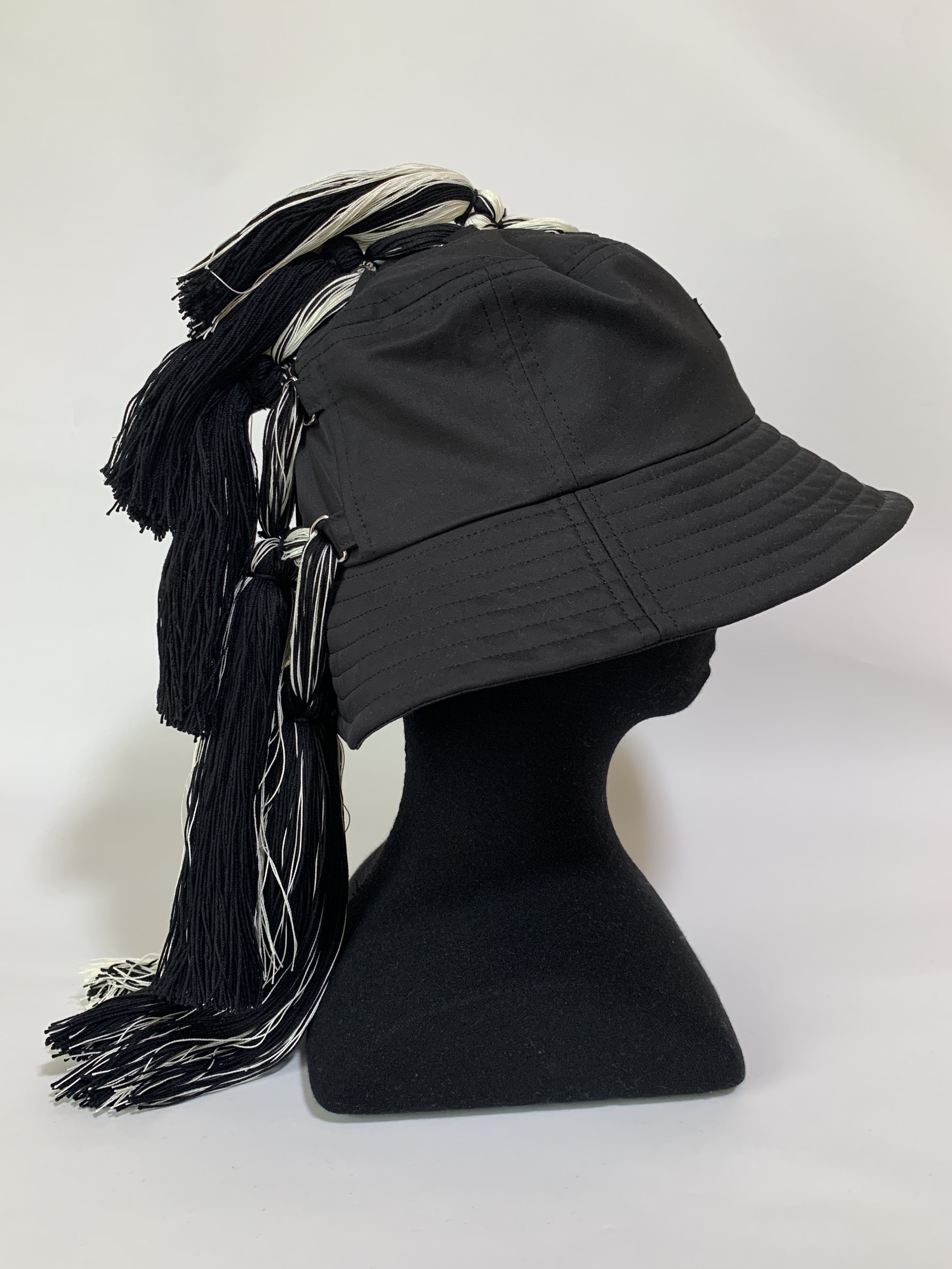 〈ユニセックス〉コットンツイル立髪フリンジバゲットハット