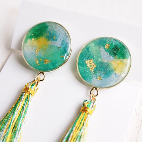 SALE〉11月末まで【金具選択】華やぐ色のタッセルピアス/イヤリング 
