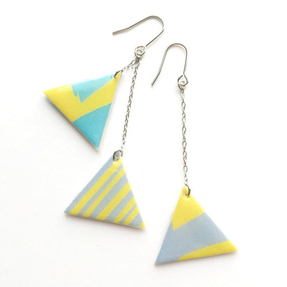 △アシンメトリーピアス（Yellow） 1枚目の画像