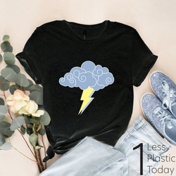 100% Organic Cotton　雲と雷　もくもく　曇り空　かわいい　黒　地球にやさしいTシャツ 1枚目の画像