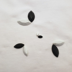 ラティスホワイト（糸付け　ナイロンビジュー）　白・黒２色　4サイズ　GAG50006 2枚目の画像