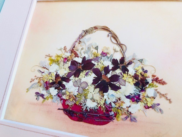 アンティークな花かご