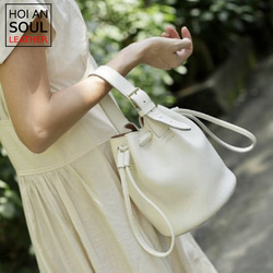 White Bucket Bag 本革 バケットバッグ 巾着バッグ レザーバッグ White Bucket Bag 本革 バケットバッグ 巾着バッグ レザーバッグ
