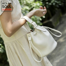 White Bucket Bag 本革 バケットバッグ 巾着バッグ レザーバッグ 3WAY 白色 1枚目の画像