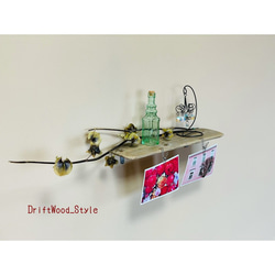 流木インテリア 写真を飾れる流木板のウォールシェルフ ラック フォト ディスプレイ ウォールデコ 壁掛け 棚 北欧 古木 3枚目の画像