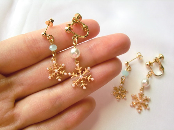 珍珠和珠子雪花耳環（耳夾） 第4張的照片