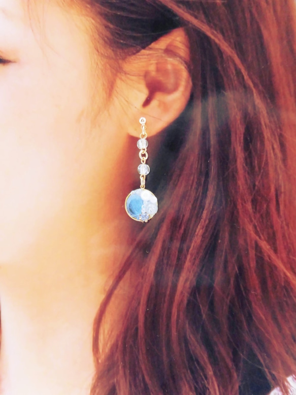 軽やかブルーのビジューピアス（pierced earrings） 5枚目の画像