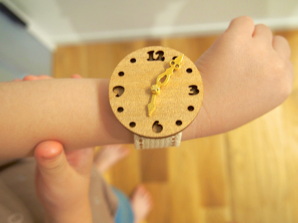 【再販】木製知育腕時計 2枚目の画像
