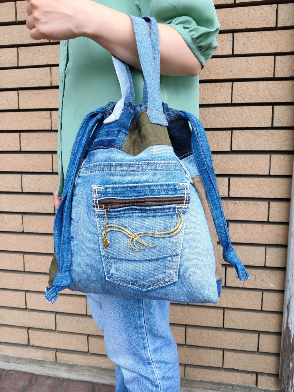 デニムリメイクバッグ（M）No.552☆バンドバッグ　コインポーチ デニムリメイクバッグ（M）No.552☆バンドバッグ コインポーチ