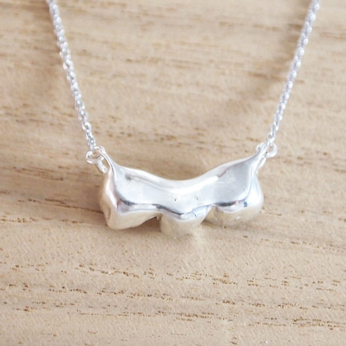 3連バラのシルバーネックレス ネックレス・ペンダント reiko 通販