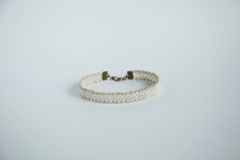 タティングレース×ビーズ　ボーダーブレスレット　オフホワイト