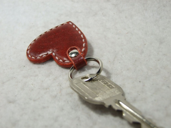 小さいハートのキーホルダー　ルガトショルダー赤ｘ白 5枚目の画像
