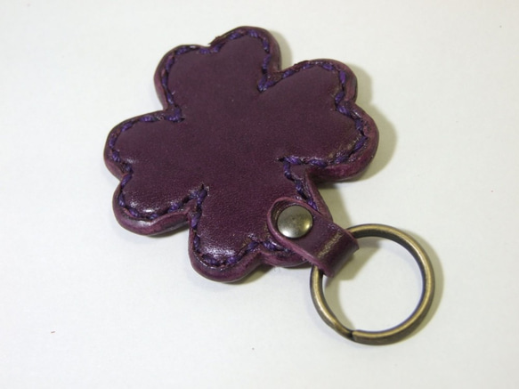 小さいクローバーのキーホルダー ルガトー紫 3枚目の画像