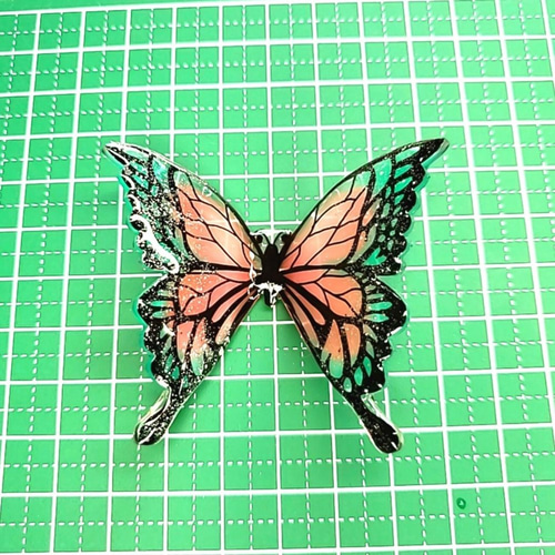 no.1550 レジン ヘアゴム ブローチ ポニーフック 蝶々 no.1550 レジン ヘアゴム ブローチ ポニーフック 蝶々 - メルカリ