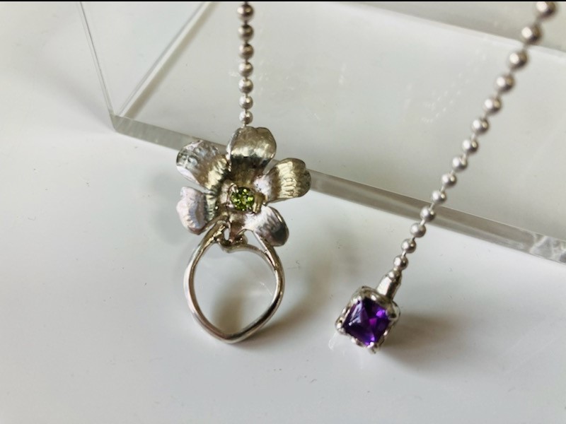 【簡単装着・silver刻印有・送料込み】　　　silver ペリドットネックレス