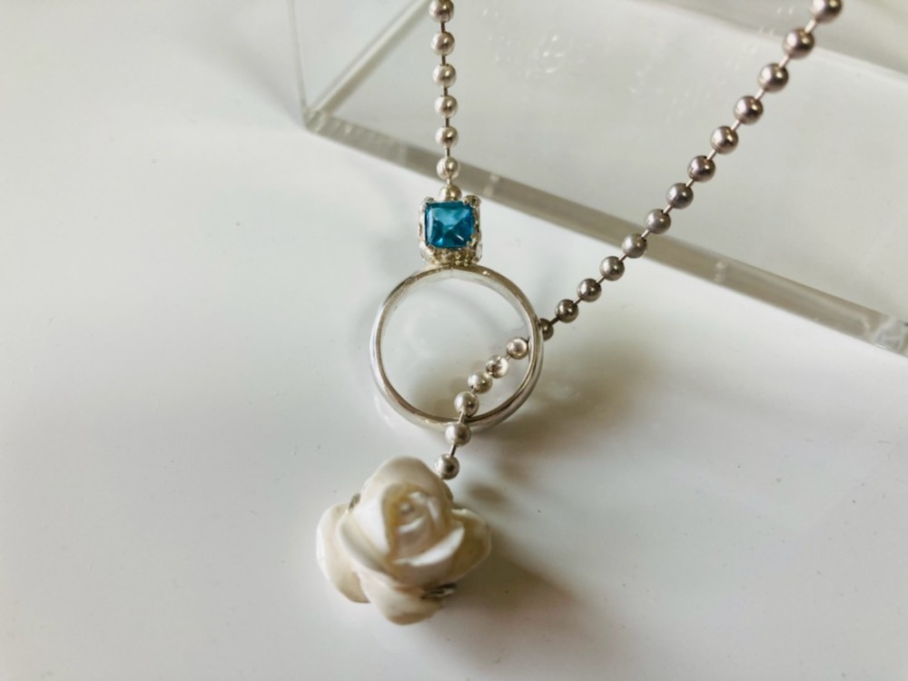 【簡単装着・silver刻印有・送料込み】　　　　リングと薔薇珊瑚ネックレス