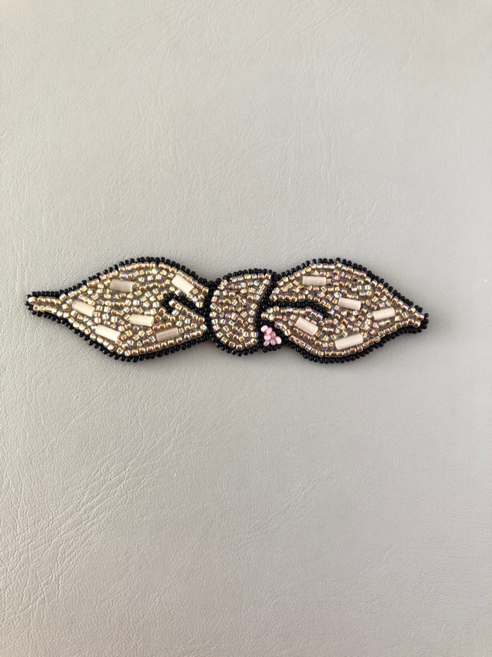 プチリボンplus(ペールピンクゴールド/ヌードピンク)（選べるバレッタorブローチ仕上げ）