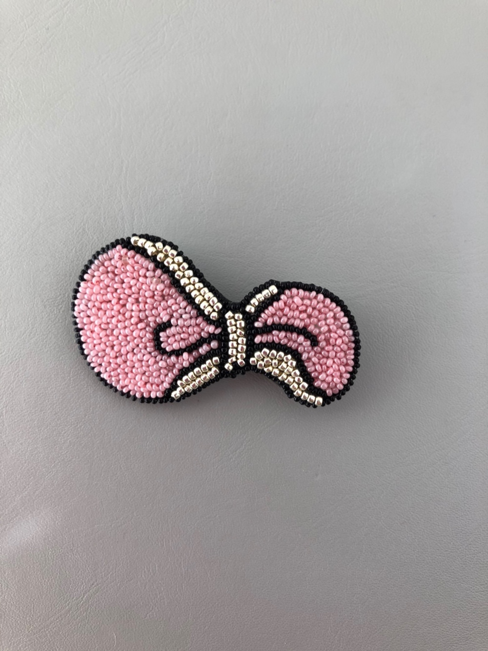 リボン三姉妹(次女)のブローチ 6,512円