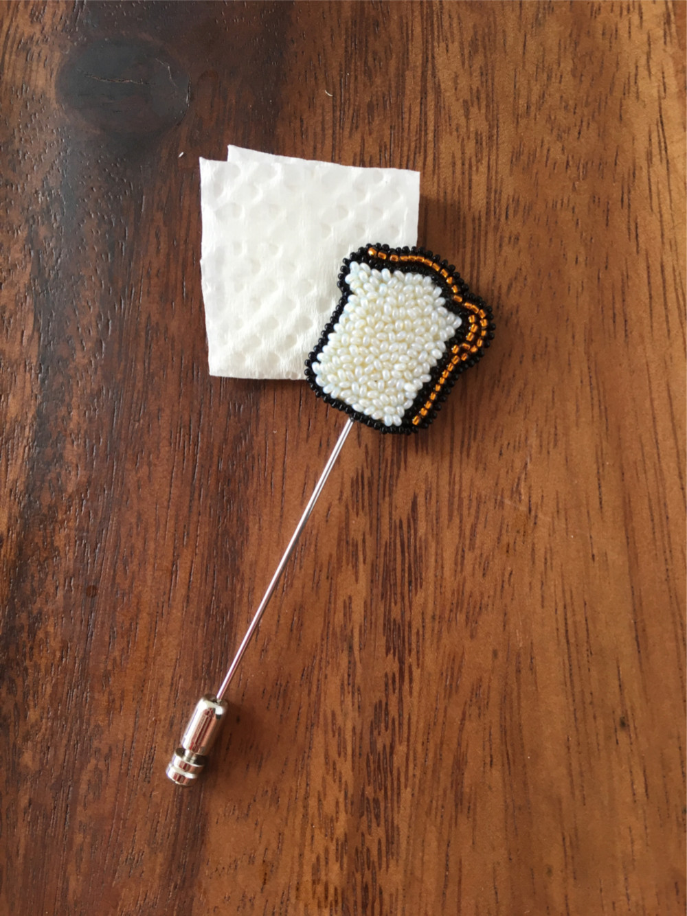 食パンピンブローチ