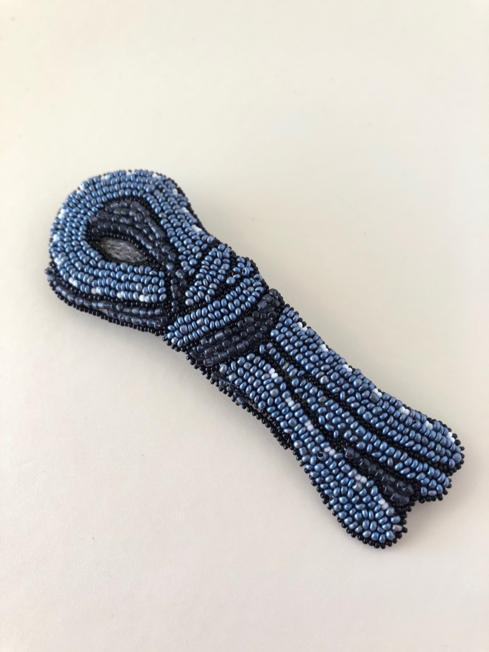 むすびブローチ（ジーンズカラー）