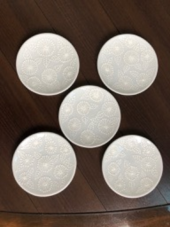 ひまわり様分白いお皿5枚組✖︎2種類 1枚目の画像
