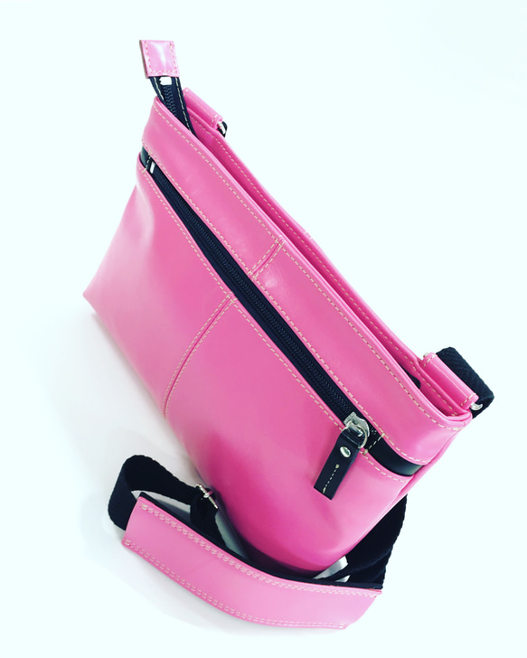 NIJI (S)(受注生産商品) コンパクトなスムースレザーバッグ 1枚目の画像