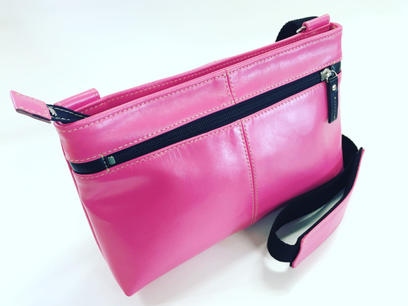 NIJI (S)(受注生産商品) コンパクトなスムースレザーバッグ 2枚目の画像