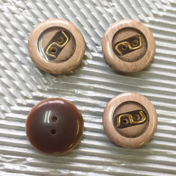 18mmx4 vintage アクリルラウンドデザインボタン ピンク 1枚目の画像