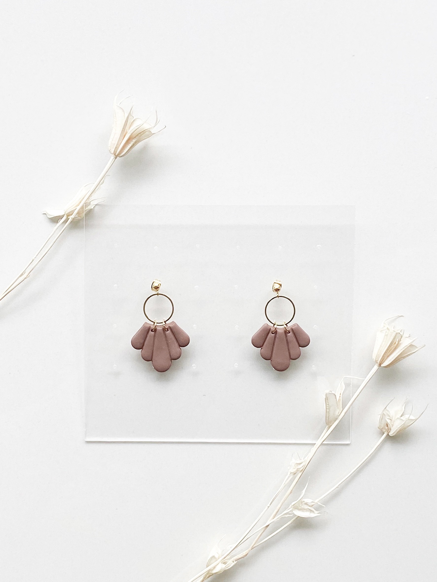 NSKYハンドメイド　ポンポンピアス(再販不可のものあり)