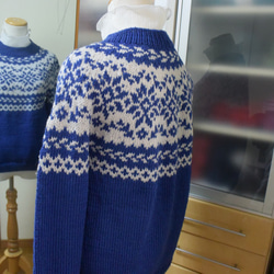 SALEブルーとグレージュのセーター 2枚目の画像