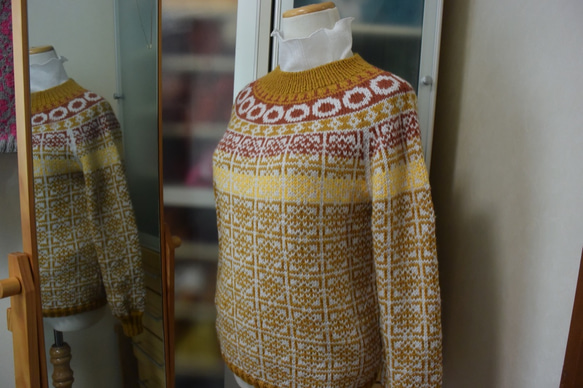 あわせ模様のオリジナルマスタードセーター 1枚目の画像