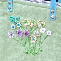 ミニトート　淡い緑　ウール　花刺繍 3枚目の画像