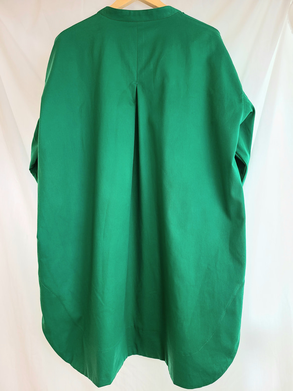 秋新色グリーンカラーのロングシャツ 3枚目の画像
