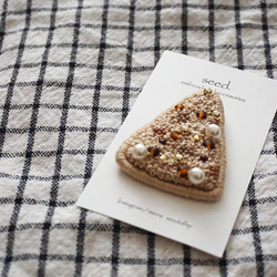 刺繍とビーズ刺繍のブローチ 〜café au lait tree〜 3枚目の画像
