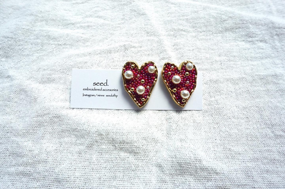 ビーズ刺繍のピアス〜heart＆pearl〜 2枚目の画像