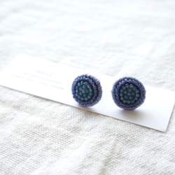 ビーズ刺繍のピアス 〜guruguru blue〜 4枚目の画像