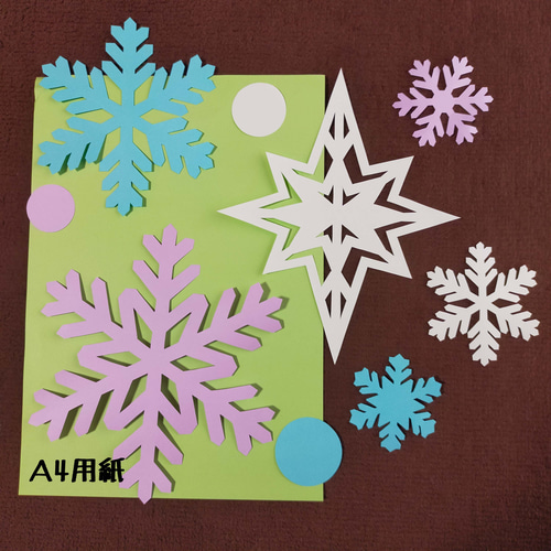 雪の結晶クリスマスツリー 壁面飾り 雑貨・その他 nayuma（※プロフお