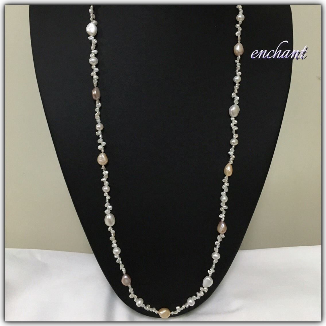 マルチカラーロングネックレス