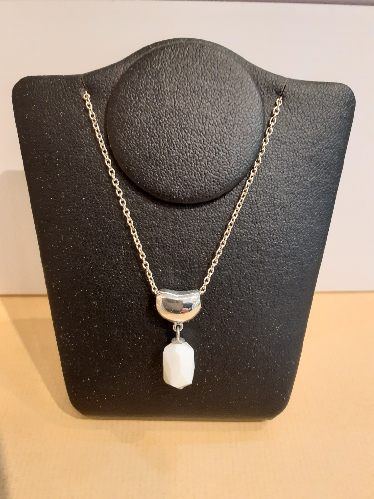 ヴィンテージスワロフスキーの彫金ペンダントトップ 19,272円