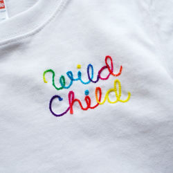 キッズ Tシャツ チェーンステッチ 刺繍 Wild Child【ホワイト】 1枚目の画像