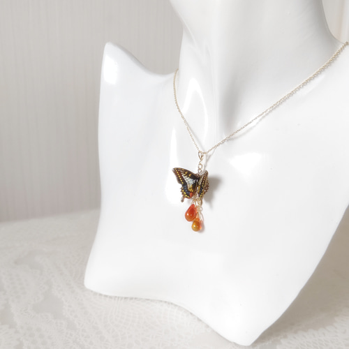 羽ばたく蝶々♪】蝶々ネックレス、蝶々ペンダント。青い蝶。モルフォ蝶