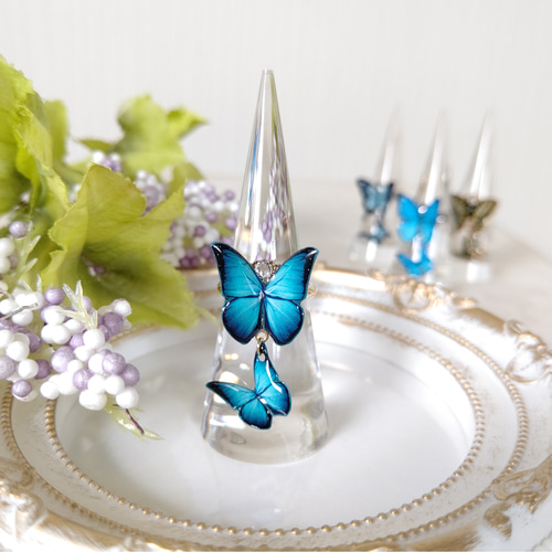 羽ばたく蝶々♪】小さな蝶々が揺れる蝶々リング。モルフォ蝶。青い蝶