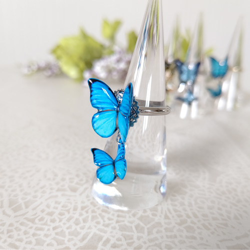 羽ばたく蝶々♪】小さな蝶々が揺れる蝶々リング。モルフォ蝶(アクア
