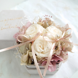 miniバラ&紫陽花Pale pink【Flower Box】挙式・プロポーズリングピロー 3枚目の画像