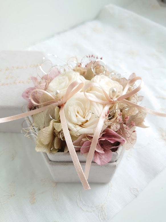 miniバラ&紫陽花Pale pink【Flower Box】挙式・プロポーズリングピロー 5枚目の画像