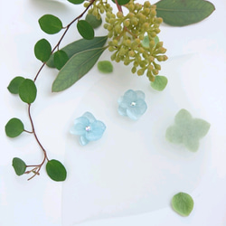 繡球花簡單藍色靛藍[耳環/耳環]免費送貨 第4張的照片