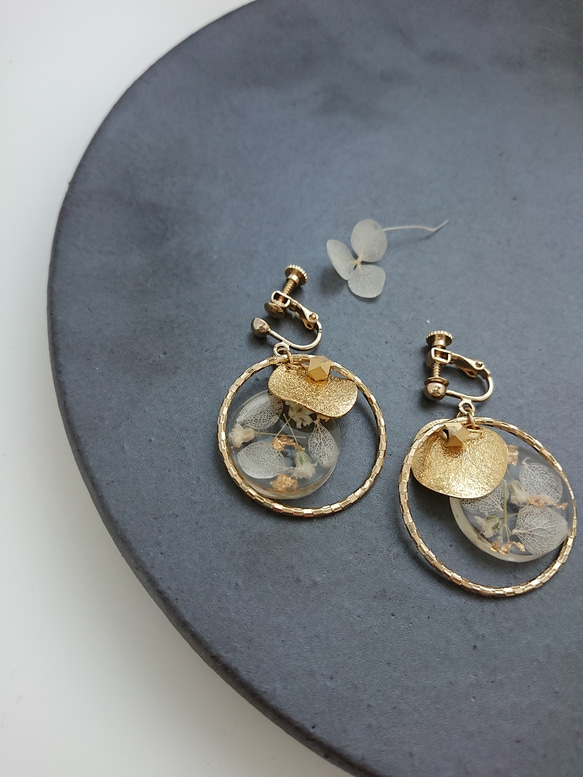 Flower Moon 紫陽花&かすみ草 白玉ホワイト【イヤリング・パーツ変更可】送料無料 2枚目の画像