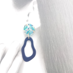 Marble Deformation Beads &Flowers  navy color【ピアス・パーツ変更可】 8枚目の画像
