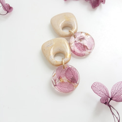 KOROKORO花朵繡球花和靜電花[耳環零件可以更改]紅紫色 第2張的照片