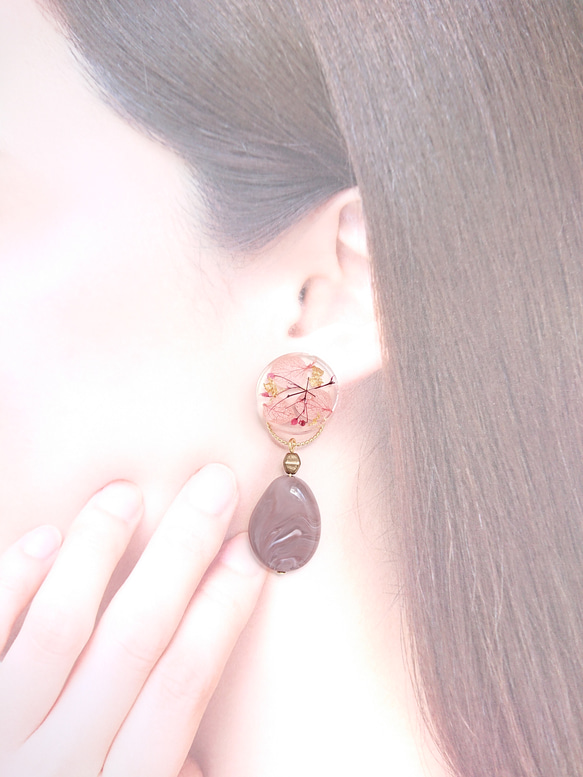Marble Beads &Flowers  graypink color 2way 【ピアス・パーツ変更可】 2枚目の画像